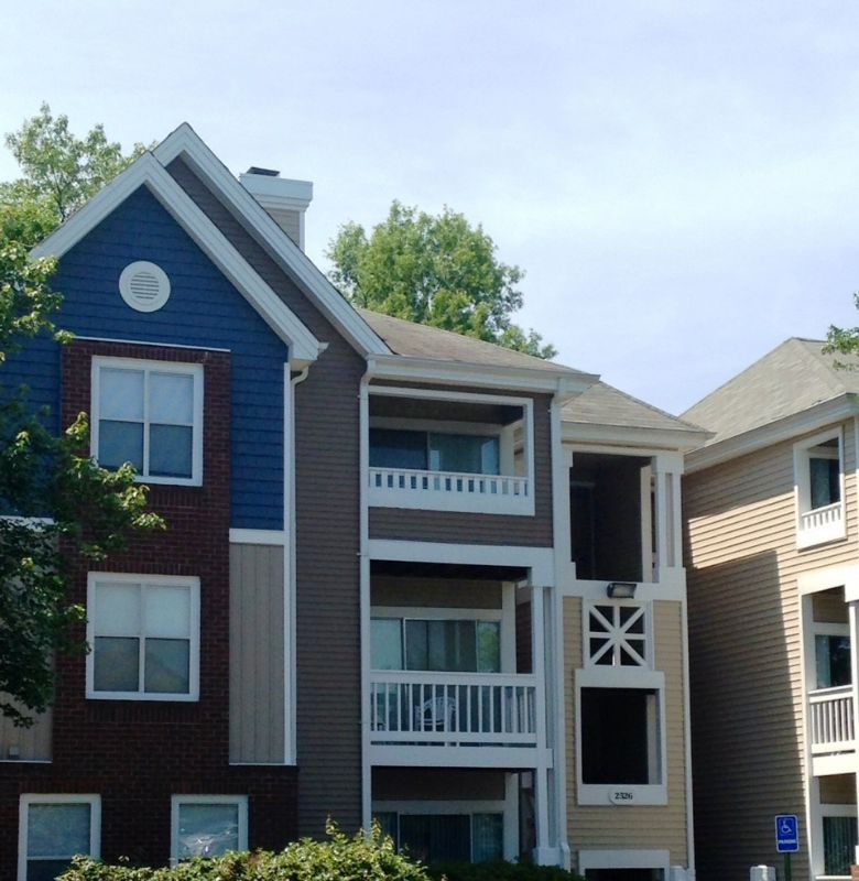 Belmont Apartments - Christian Siding