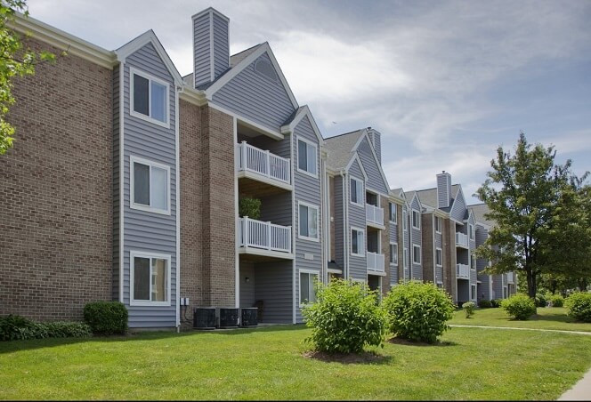 Christian Siding - Woodbridge Station Apartments